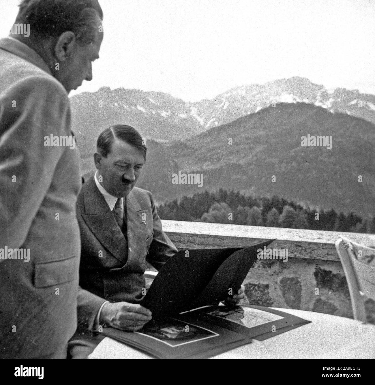 Eva Braun Collection (Album 3) - Candid photo der deutschen NS-Führer Adolf Hitler Ca. 1930s oder 1940s Stockfoto