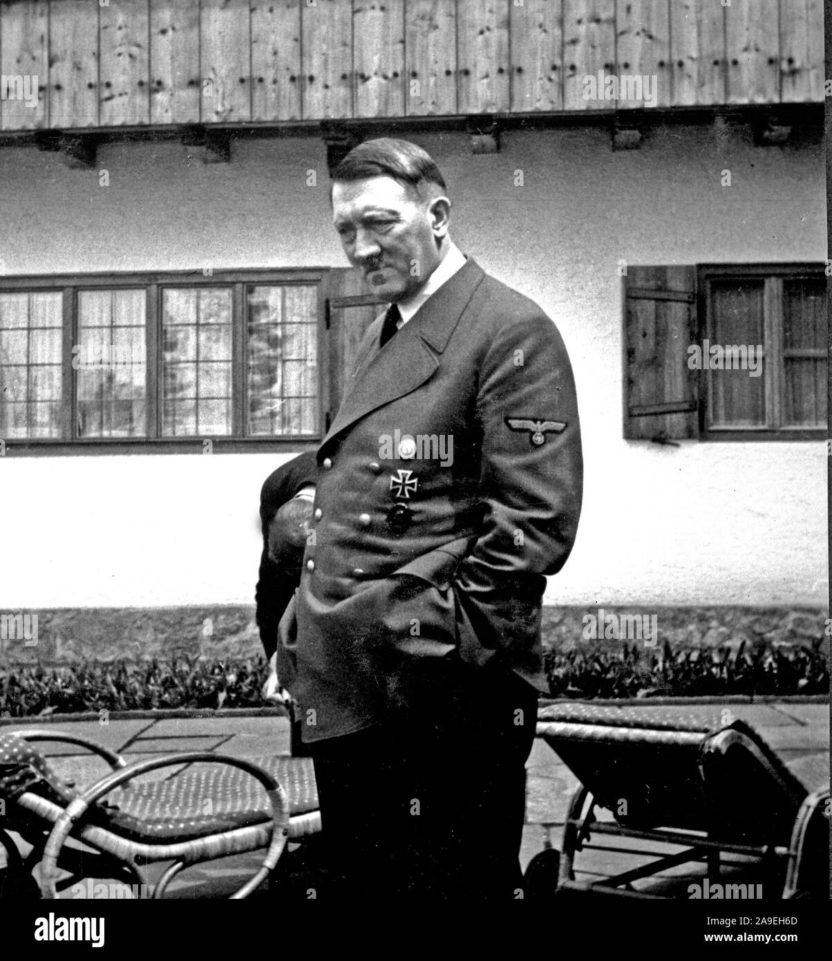 Eva Braun Sammlung (deset) - Adolf Hitler im Freien an seinen Rückzug Ca. 1930s oder 1940s Stockfoto
