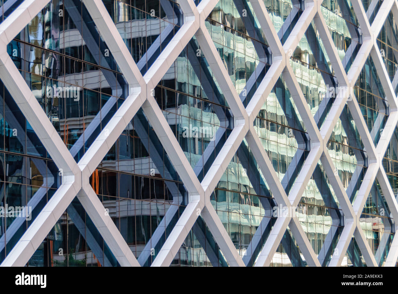 Reflexion in der Fassade eines Hochhauses Bürogebäude - Sydney, NSW, Australien Stockfoto