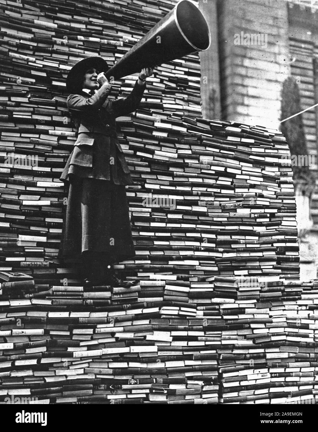 1918 - American Library Association - Kampagnen - A.L.A. Kampagne für Bücher. Vor Public Library, New York City, N.Y Stockfoto
