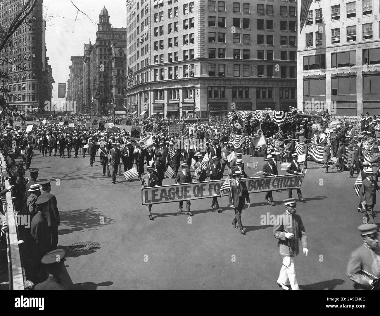 Zeremonien - Tag der Unabhängigkeit, 1918 - Independence Day Parade, 1918 in New York City. Im Ausland geborenen Bürger Liga marschieren in die Parade Stockfoto