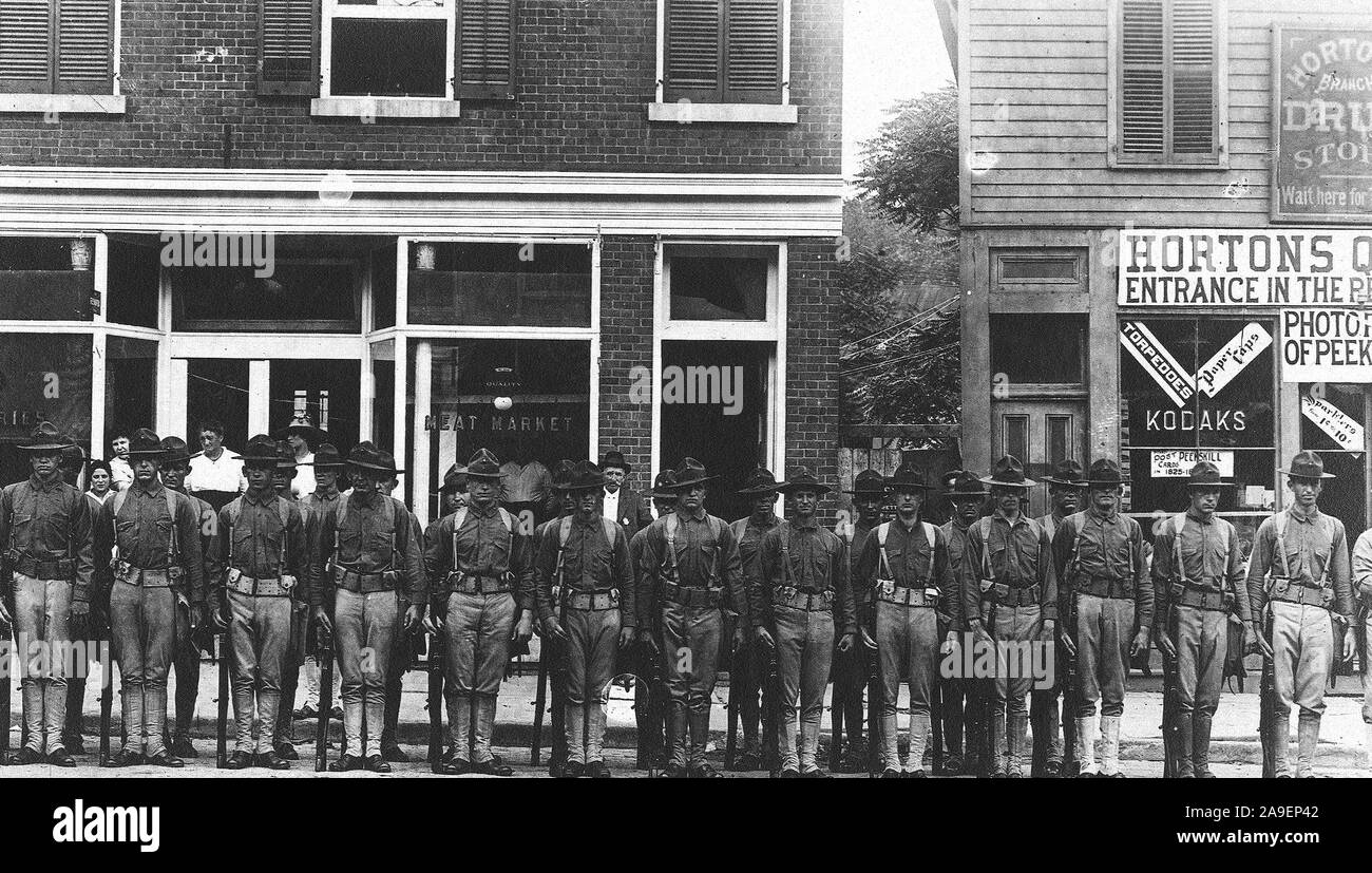 Zeremonien - Befreiungen - Memorial Day, 1918 - Patriotische Demonstrationen. Marines von Iona Insel paradieren in Peekskill, N.Y Stockfoto