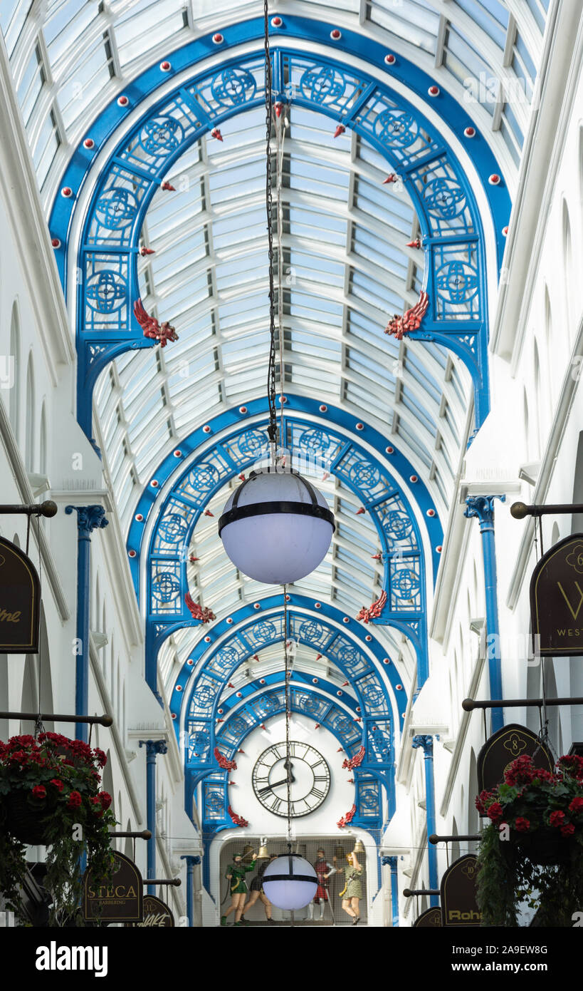 Innenraum Decke von Thornton's Arcade, Grundstücke Lane, Leeds, West Yorkshire, England, Vereinigtes Königreich Stockfoto