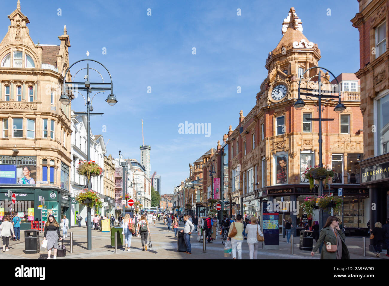 Fußgängerzone Briggate Shopping Street, Leeds, West Yorkshire, England, Vereinigtes Königreich Stockfoto