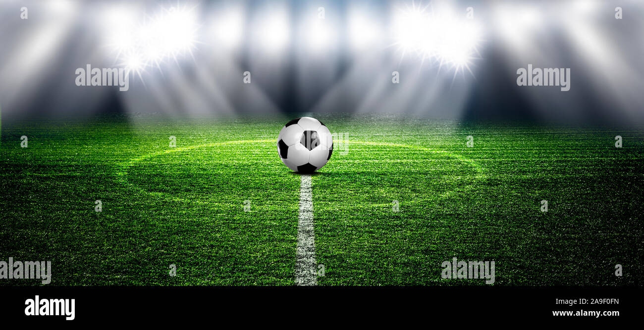 Fußball im Stadion Stockfoto