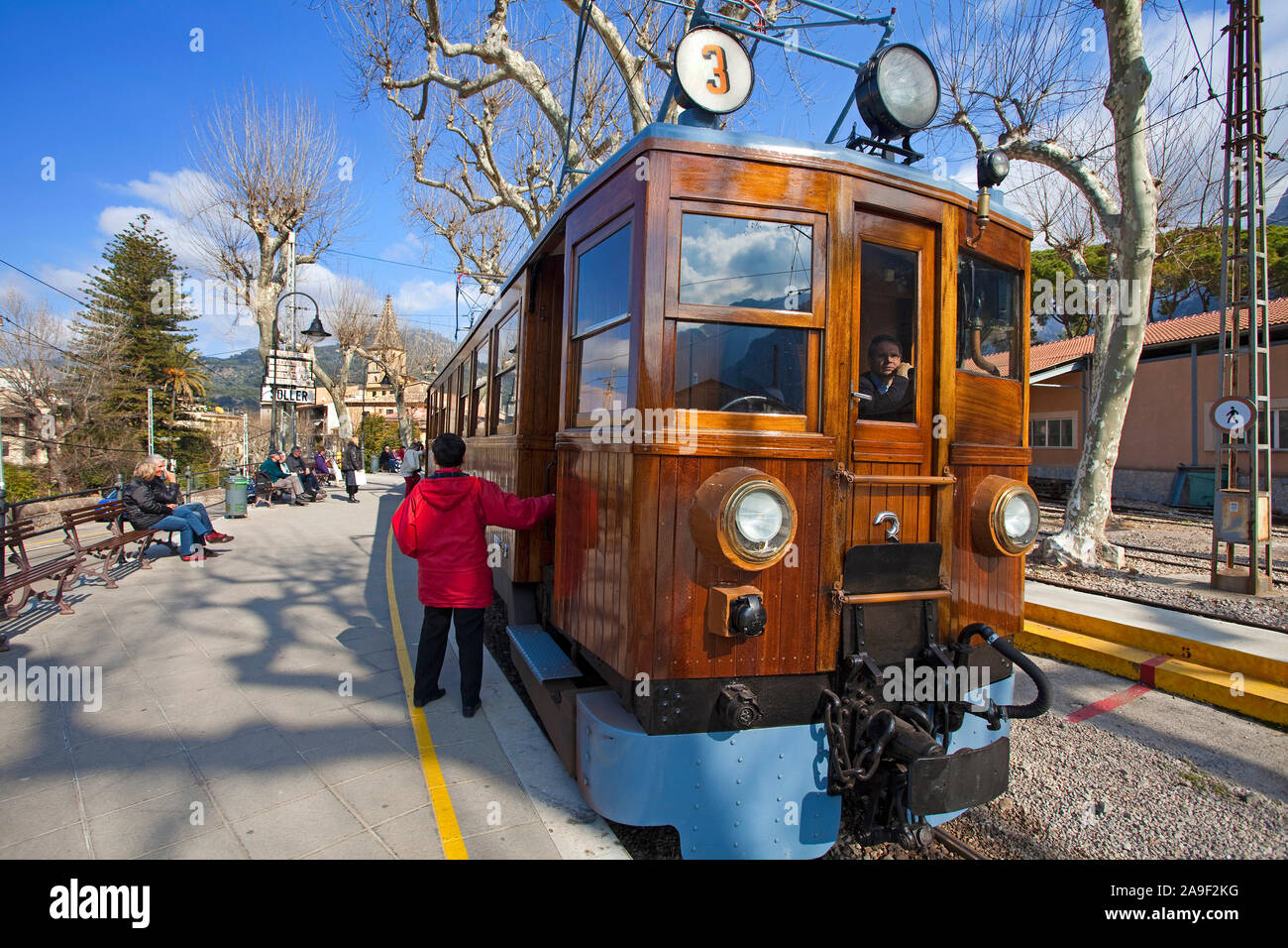 "Roten Blitz", einer nostalgischen Straßenbahn in Soller, Mallorca, Balearen, Spanien Stockfoto