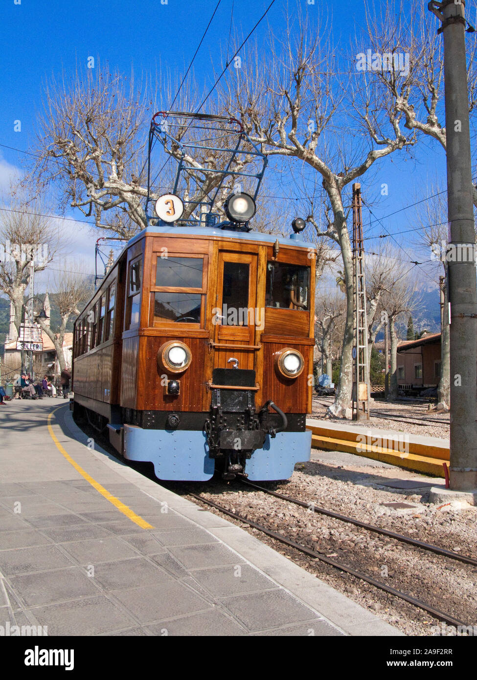 "Roten Blitz", einer nostalgischen Straßenbahn in Soller, Mallorca, Balearen, Spanien Stockfoto