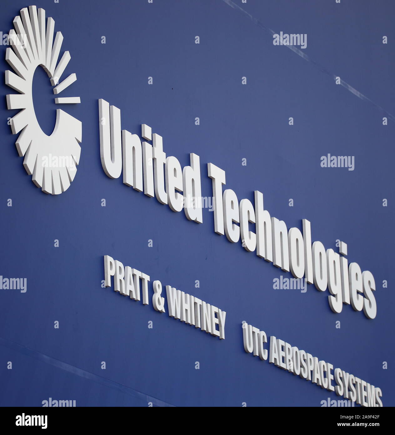 United Technologies Logo an ihrem Pavillon auf der Farnborough International Airshow 2018, Großbritannien Stockfoto