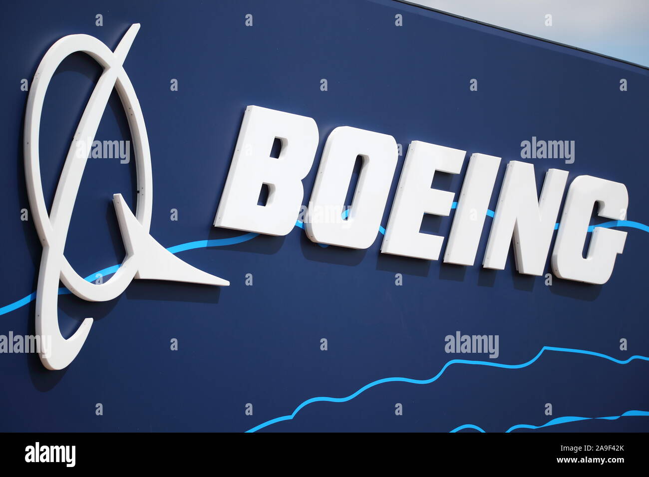 Boeing Logo an ihrem Pavillon auf der Farnborough International Airshow 2018, Großbritannien Stockfoto