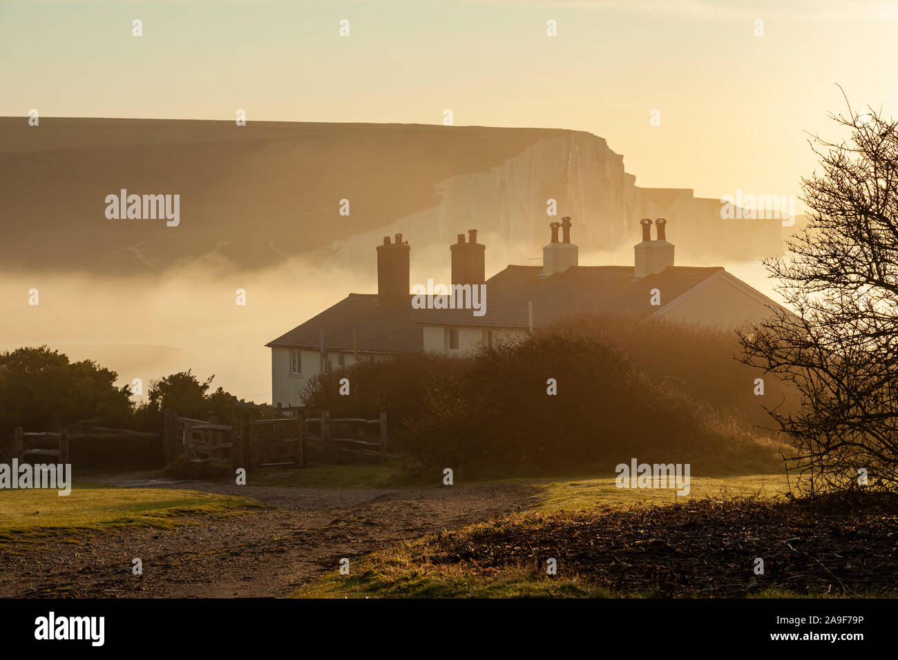 Morgen in der Küstenwache Cottages in East Sussex, England. Stockfoto