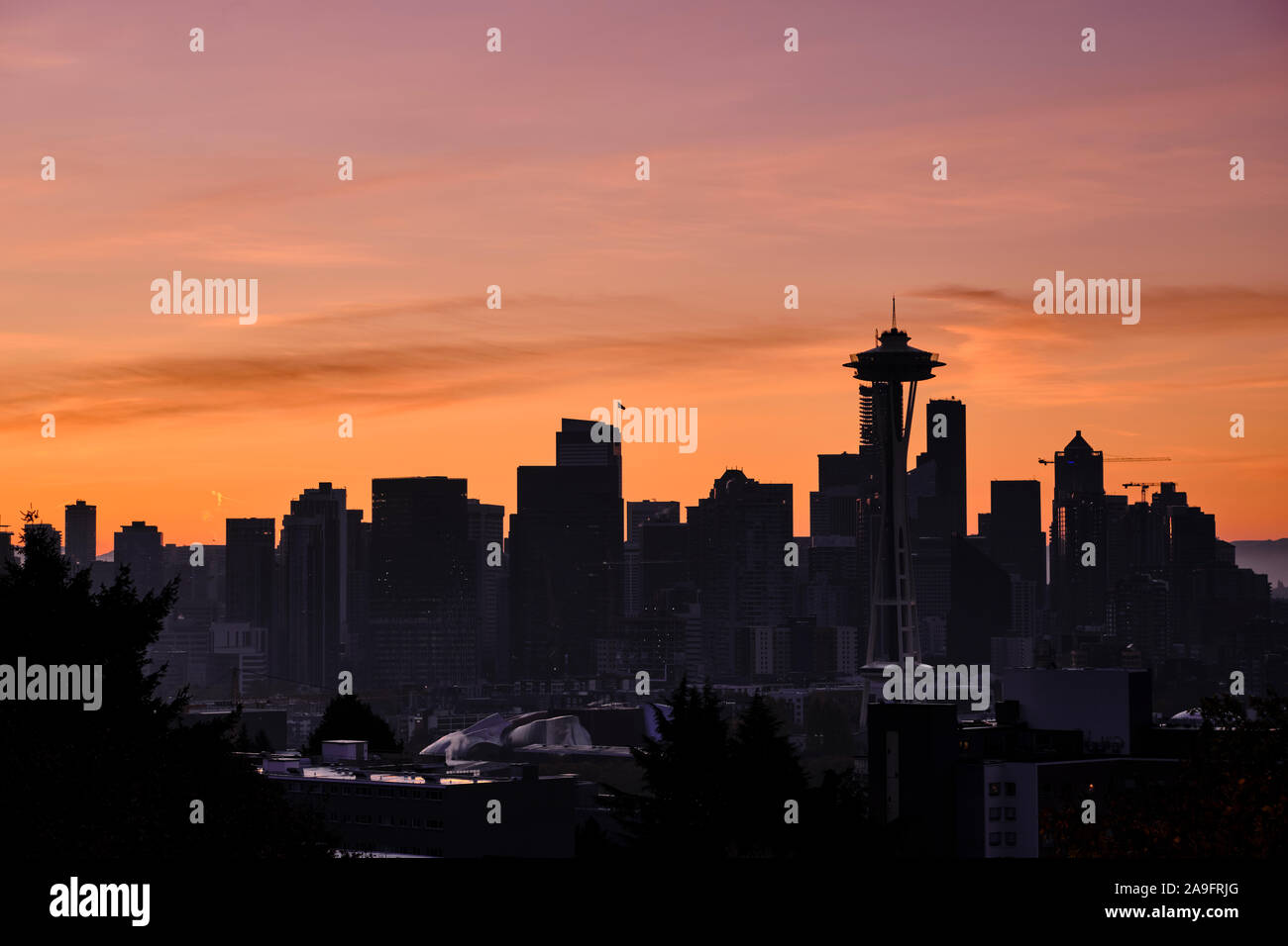 Downtown Seattle bei Sonnenaufgang, Foto 1 einer Panorama Stockfoto