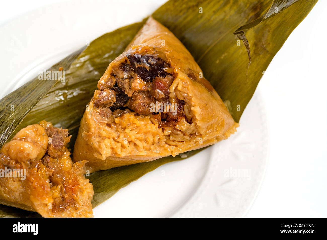 Chinesische Reis Knödel oder Zongzi, die aus Klebreis gemacht Stockfoto