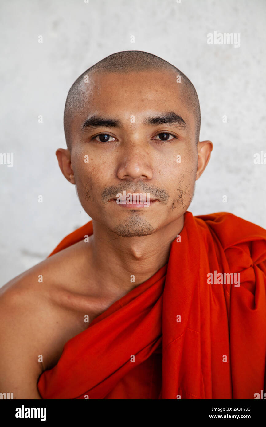 Ein Porträt von einem buddhistischen Mönch, Mandalay, Myanmar. Stockfoto