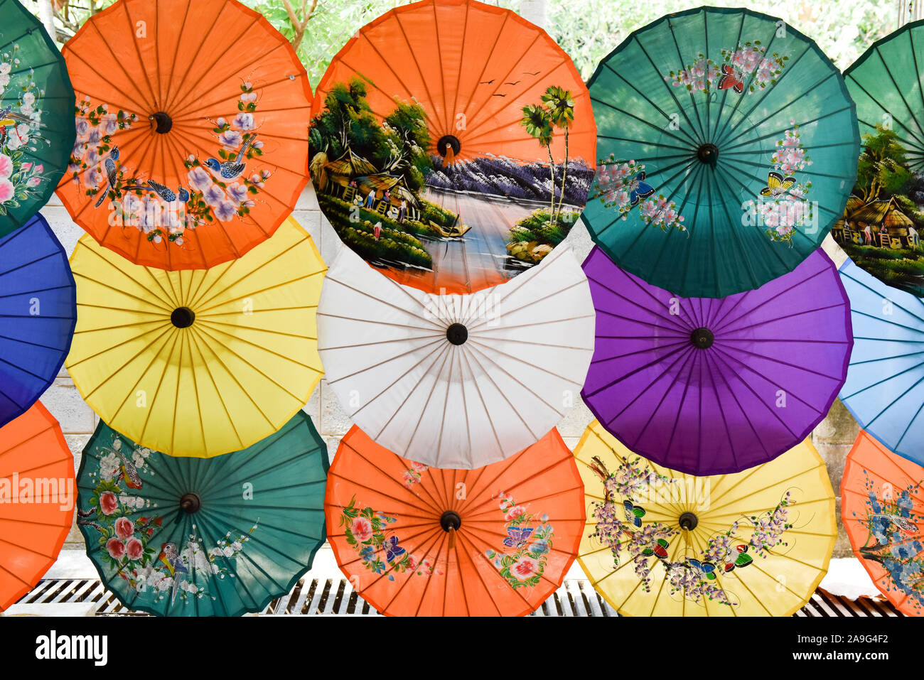 Handgeschöpftes Papier dekorativen Sonnenschirmen, Thailand Stockfoto
