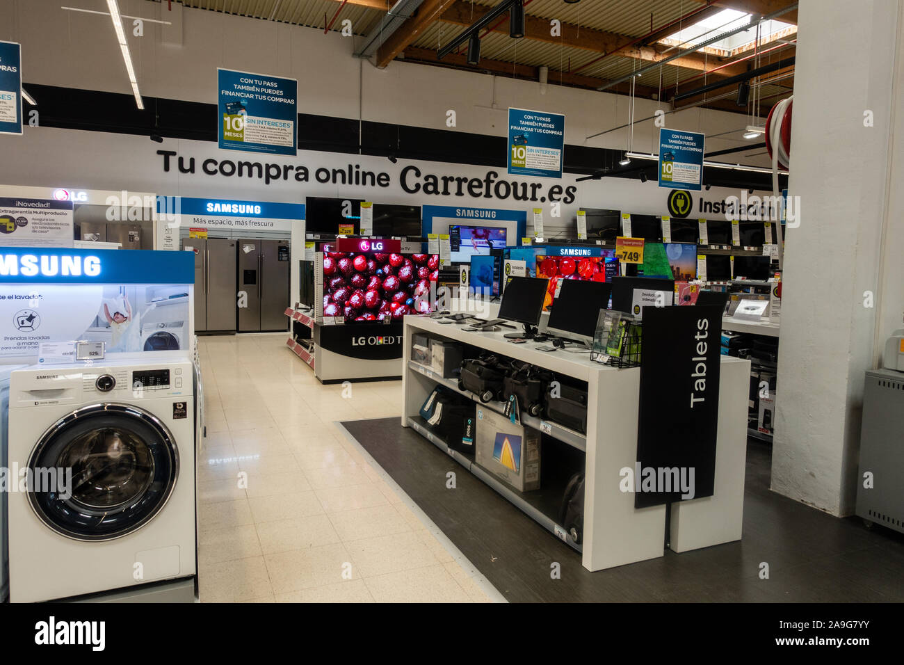 Carrefour Hypermarkt Orihuela Stockfoto