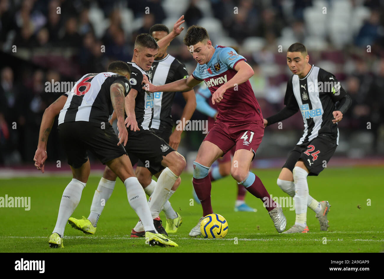 Kein Durchkommen für Declan Reis von West Ham Utd während der West Ham vs Newcastle United Premier League Match an der London Stadion 2. November 2019 - Stockfoto