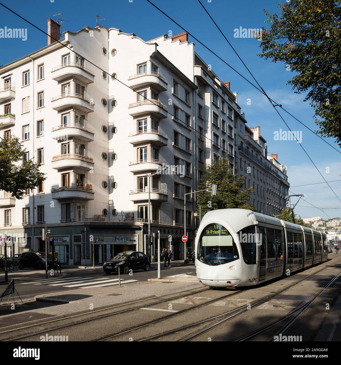 Lyon, Straßenbahn T2 Center Berthelot Stockfoto