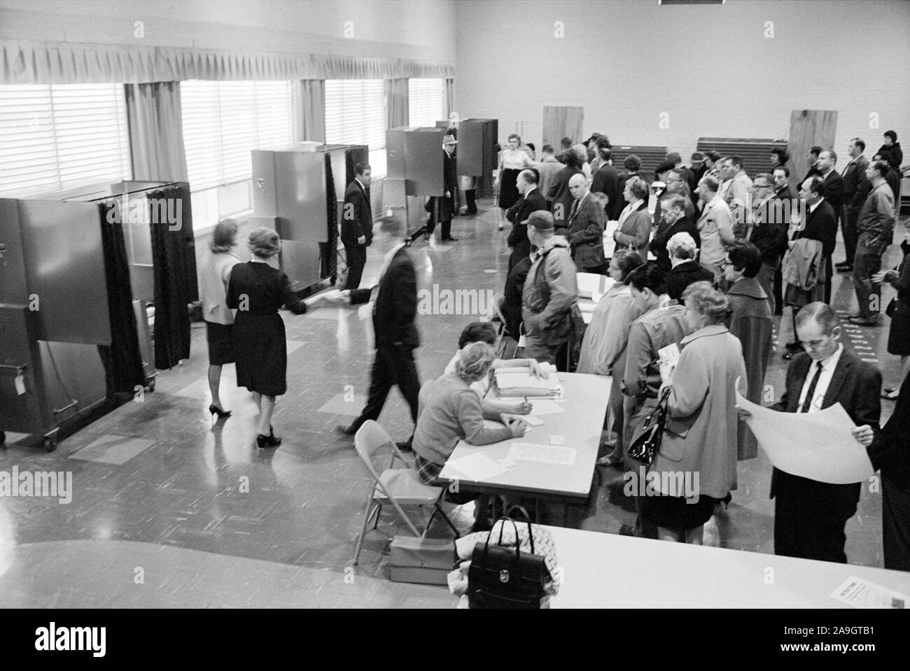 Gruppe von Menschen für Präsidenten, Prince Georges County, Maryland, USA, Foto: Thomas J. O'Halloran, 3. November 1964 Stockfoto