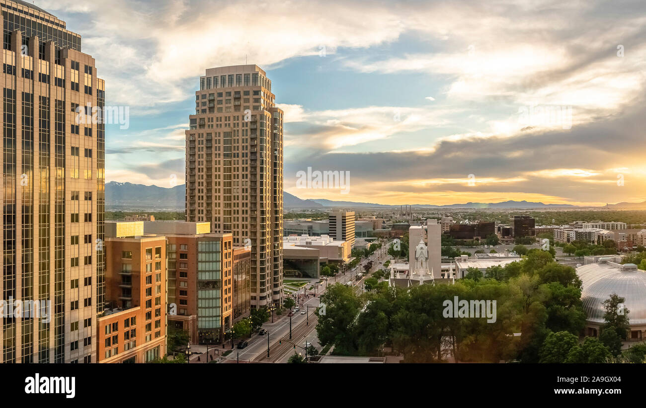 Panorama Panorama Aussicht auf Salt Lake City bei Sonnenuntergang Stockfoto