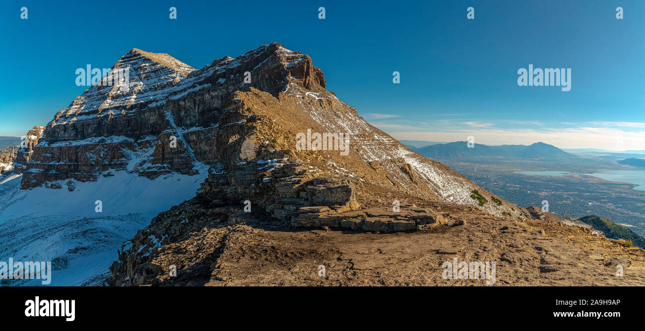 Panoramablick auf die malerische Aussicht auf den Mount Timpanogos Gipfel Stockfoto