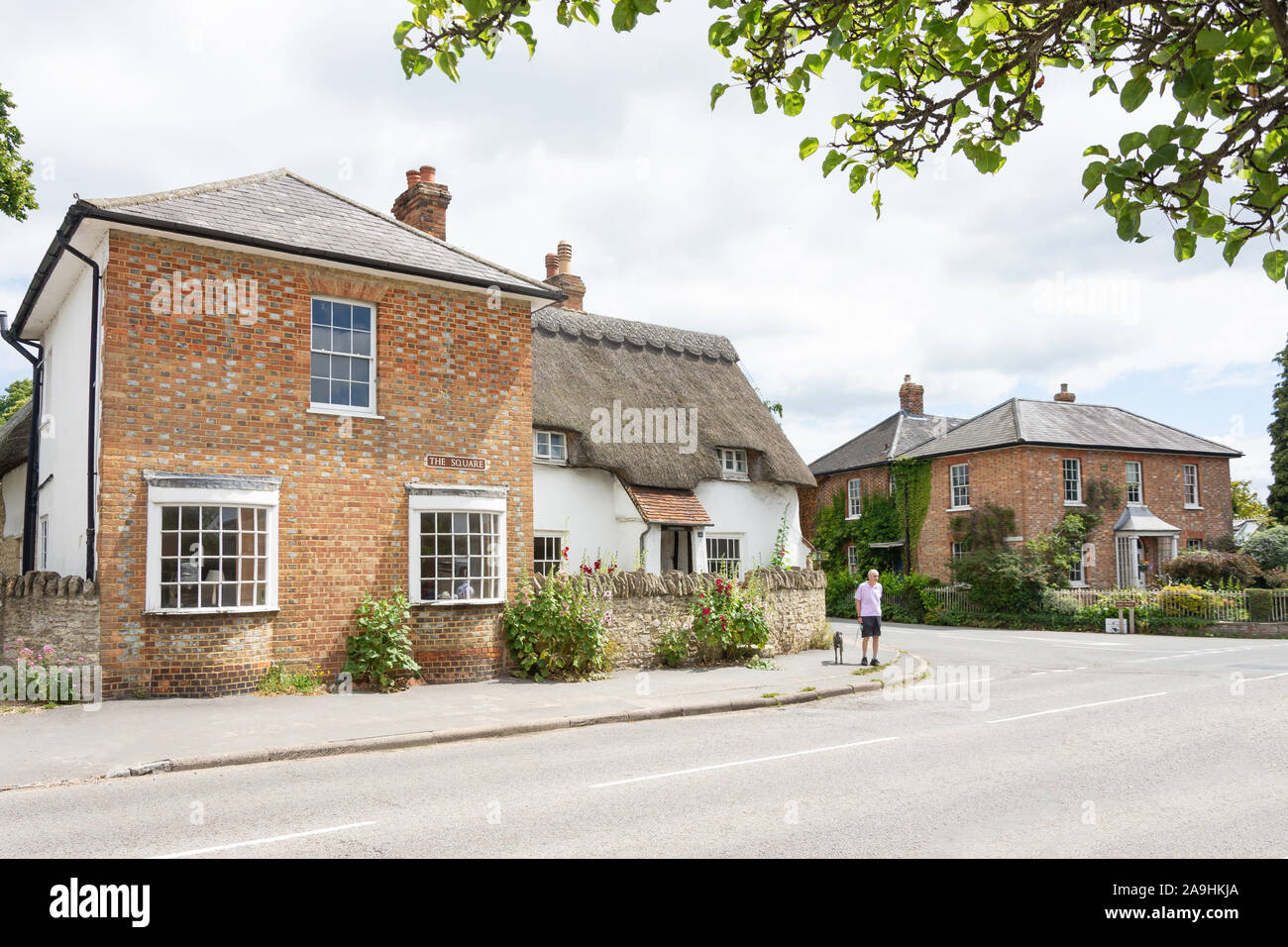 Das Quadrat, Long Crendon, Buckinghamshire, England, Vereinigtes Königreich Stockfoto