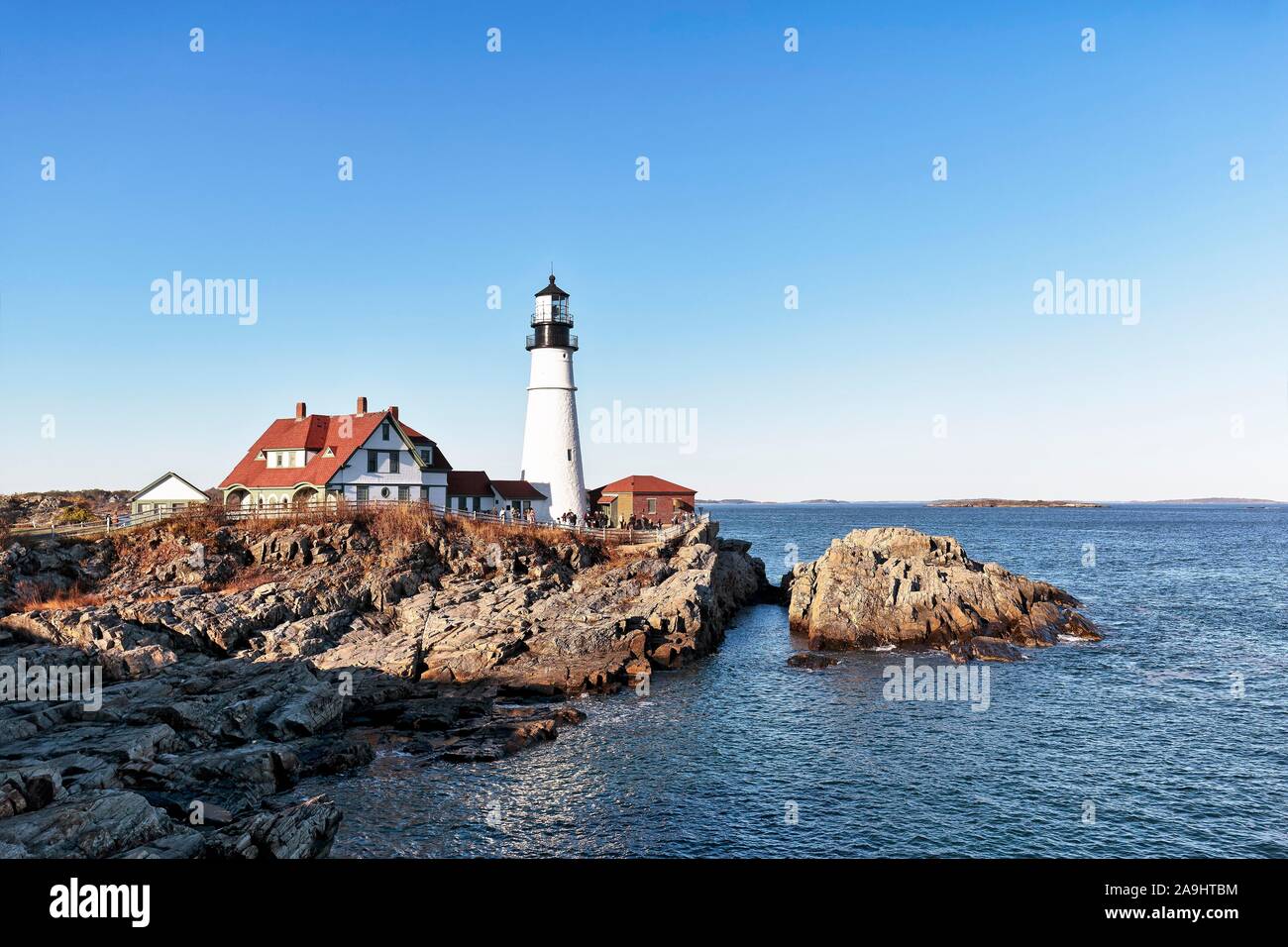 Leuchtturm auf der felsigen Küste, Portland Head Lighthouse, Cape Elizabeth, Portland, Maine, New England, USA Stockfoto