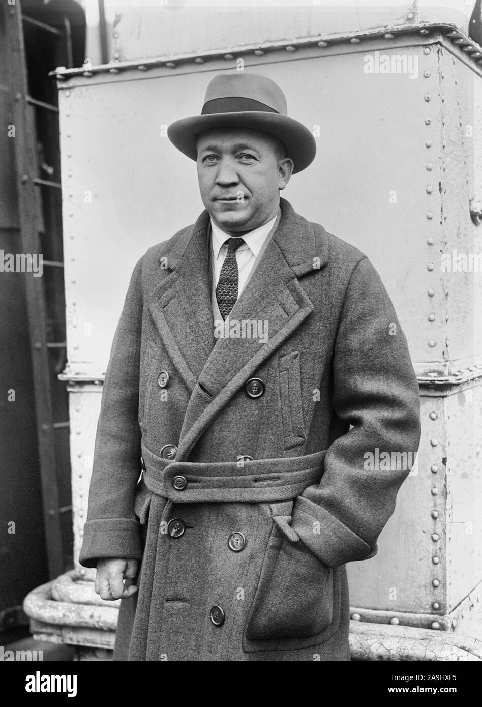 Knute Rockne auf Deck eines Schiffes Stockfoto