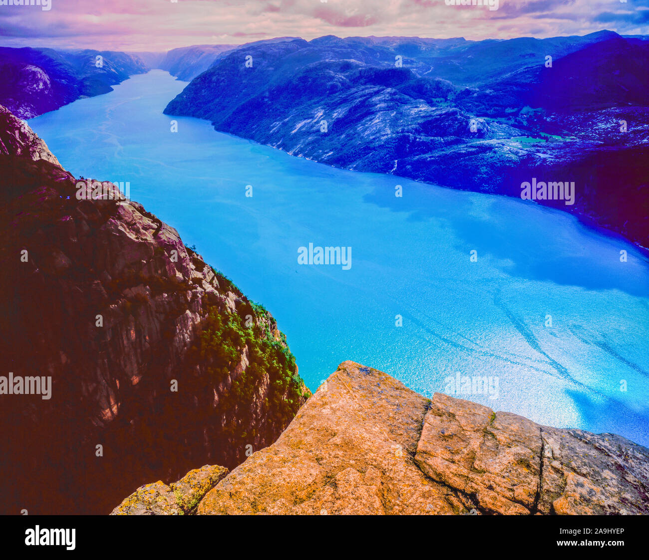 Pulpit Rock, westlichen Fjorde, Norwegen, 2.000 Meter über dem Fjord Atlantik Stockfoto