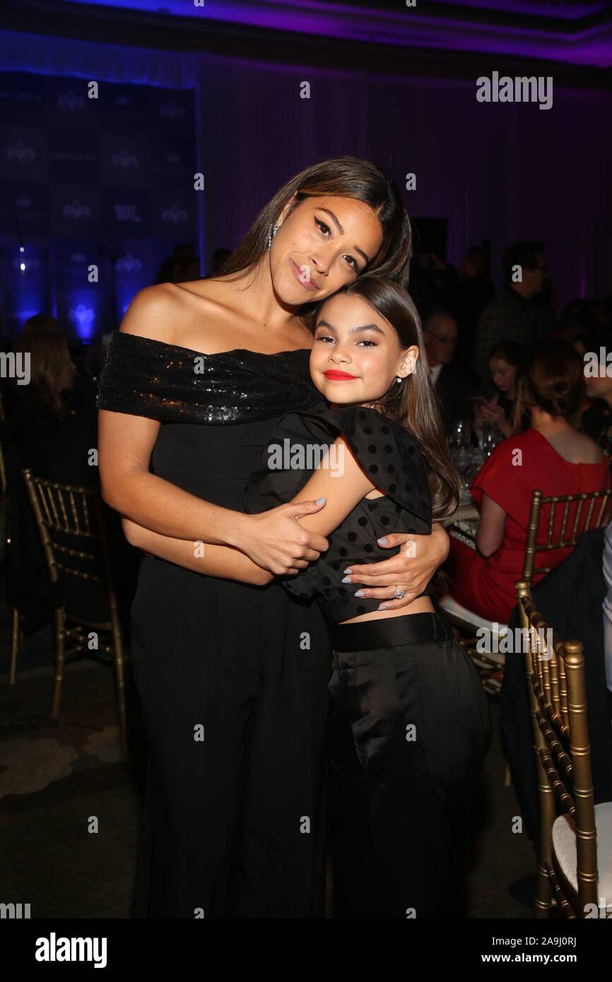 Beverly Hills, CA. 15 Nov, 2019. Gina Rodriguez nimmt an den jährlichen Eva Longoria Stiftung Gala Abendessen im Four Seasons Hotel in Beverly Hills Kalifornien am 15. November 2019 Credit: Faye Sadou/Medien Punch/Alamy leben Nachrichten Stockfoto