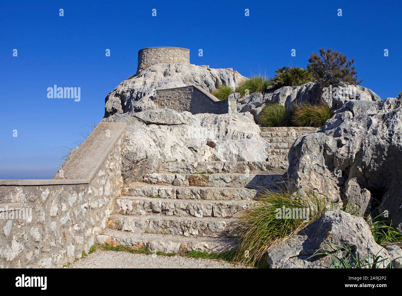 Aussichtspunkt Mirador de Mal Pas an der Straße nach Kap Formentor, Mallorca, Balearen, Spanien Stockfoto