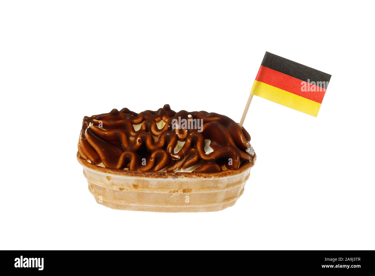 Cocholoate abgedeckt Eis Boot mit der Flagge von Deutschland auf weißem Hintergrund. Stockfoto Cocholoate abgedeckt Eis Boot mit der Flagge von Deutschland auf weißem Hintergrund. Stockfoto