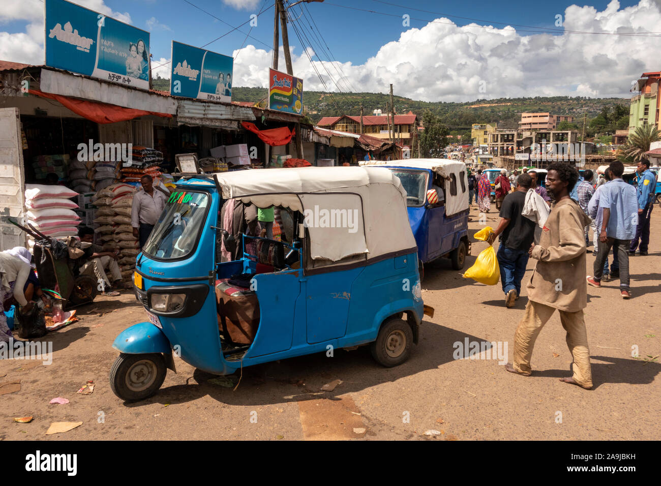 Äthiopien, Osten Hararghe, Harar, Harar Jugol, Shewa Tor, Alte Christliche Markt, Indische-TVS Auto-rikscha Tuk-tuks Stockfoto