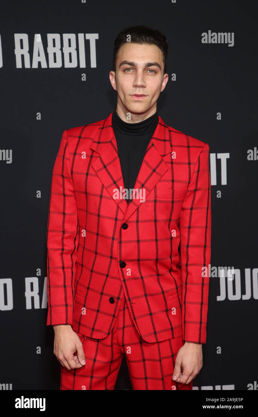 Premiere von Fox Suchscheinwerfer'' Jojo Kaninchen' Mit: Luke Brandon Feld Wo: Los Angeles, Kalifornien, Vereinigte Staaten, wenn: 16 Okt 2019 Credit: FayesVision/WENN.com Stockfoto