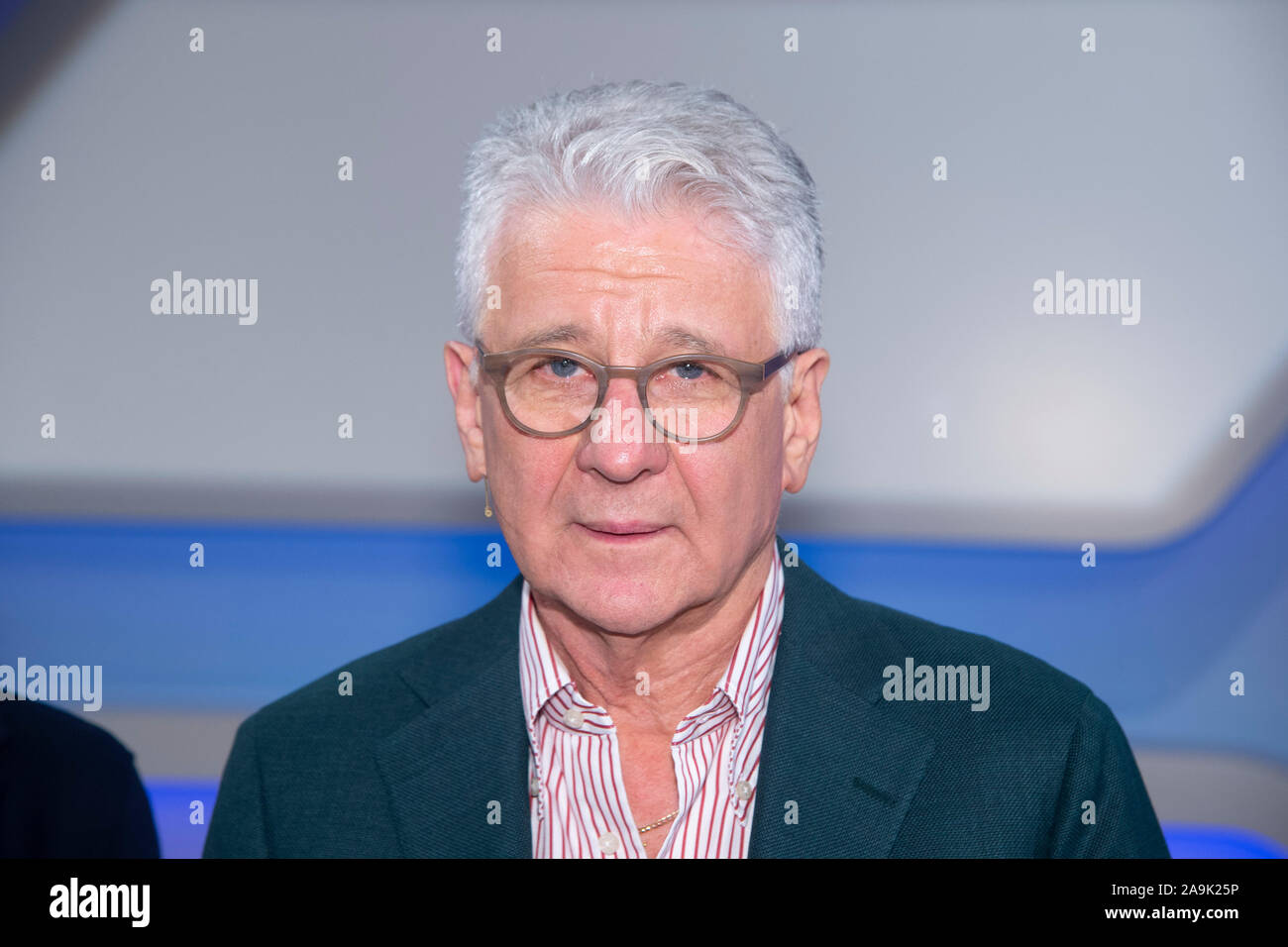 Marcel Reif, Sportkommentator, Porträt, Porträt, Porträt, 7/8-Einzelbild, einzigen Motiv, "aischberger. die Woche', Talkshow, WDR/ARD, 13.11.2019. | Verwendung weltweit Stockfoto