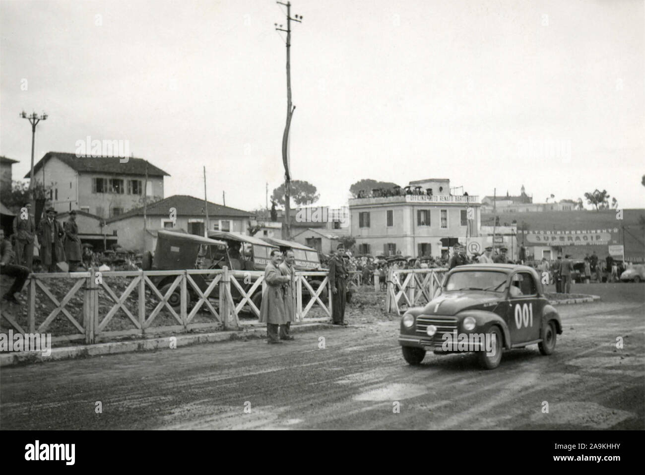 Rennwagen mit einem Fiat 500 Topolino, Italien Stockfoto