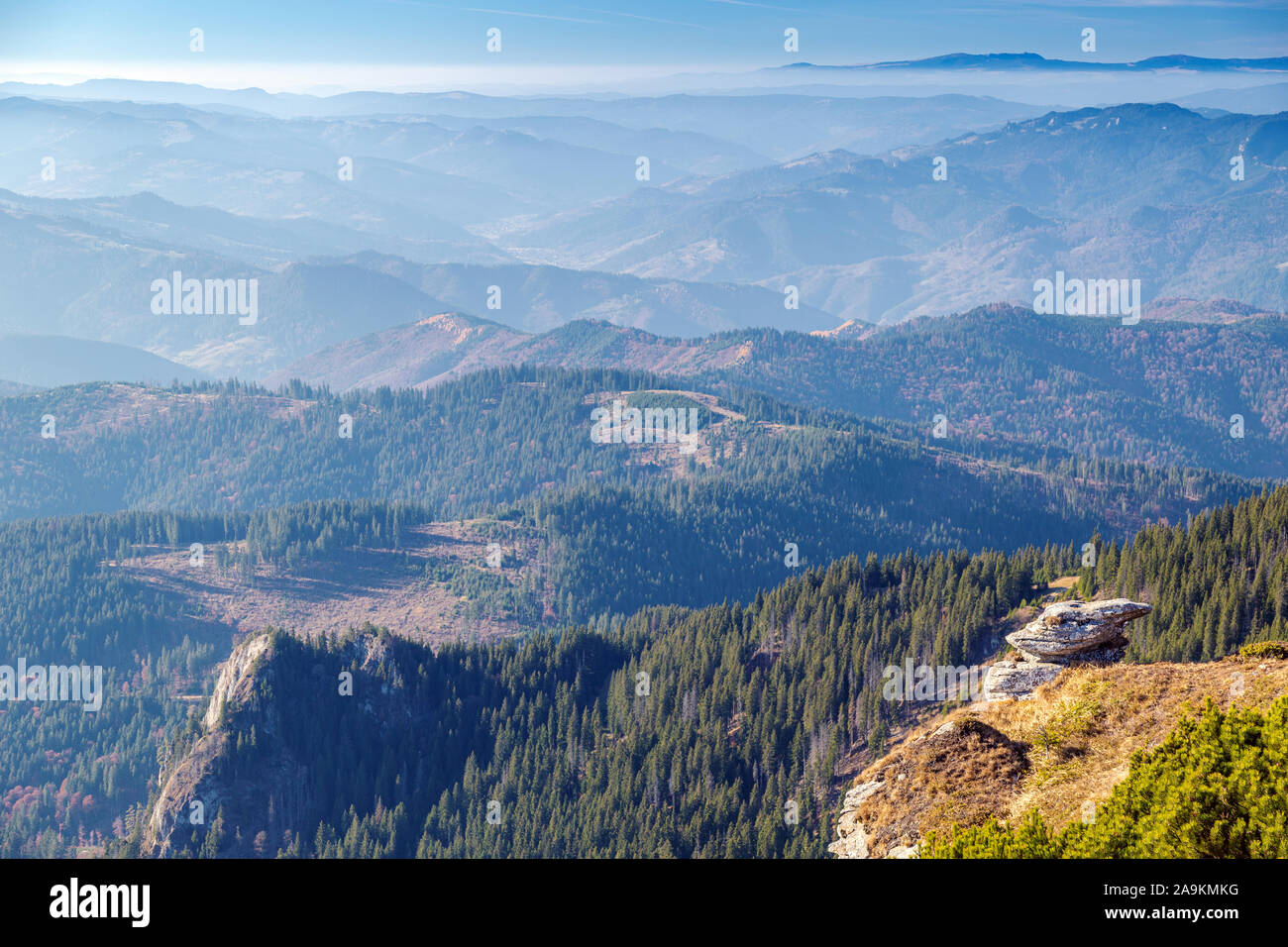 Berglandschaft von der massiven Ceahlau gesehen, Ostkarpaten, Moldau, Rumänien Stockfoto