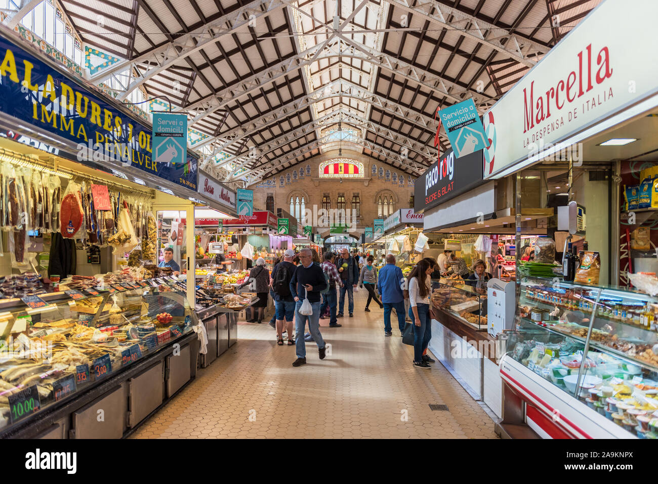 Innenraum der Mercado Central (Zentrale Markt) in Valencia, Spanien. Es ist eines der grössten Indoor frische Lebensmittel Märkte in Europa. Stockfoto