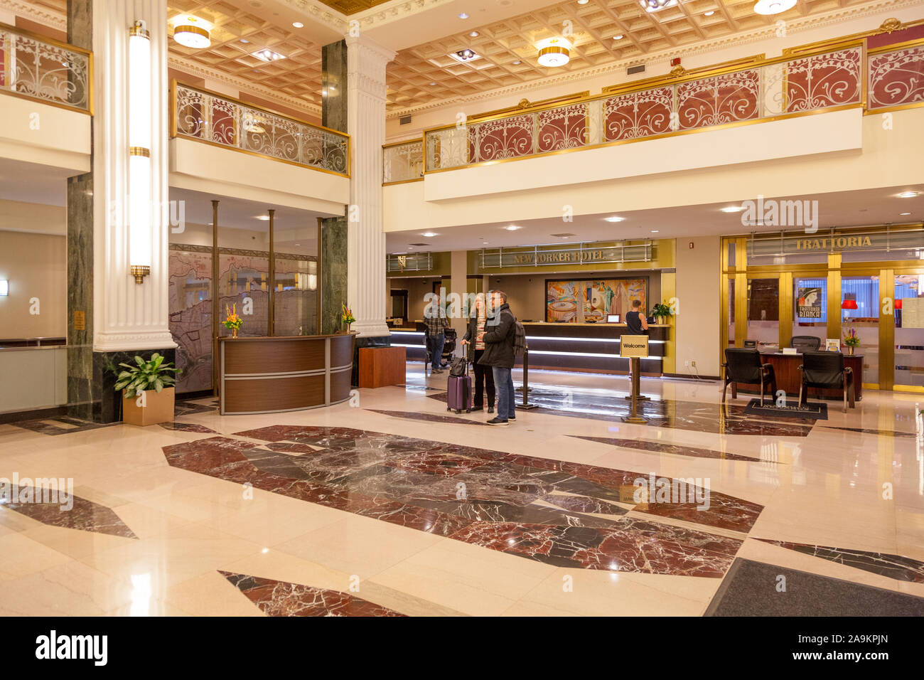 Eingang Lobby Rezeption im Wyndham New Yorker Hotel, 8th Avenue, New York City, Vereinigte Staaten von Amerika. Stockfoto