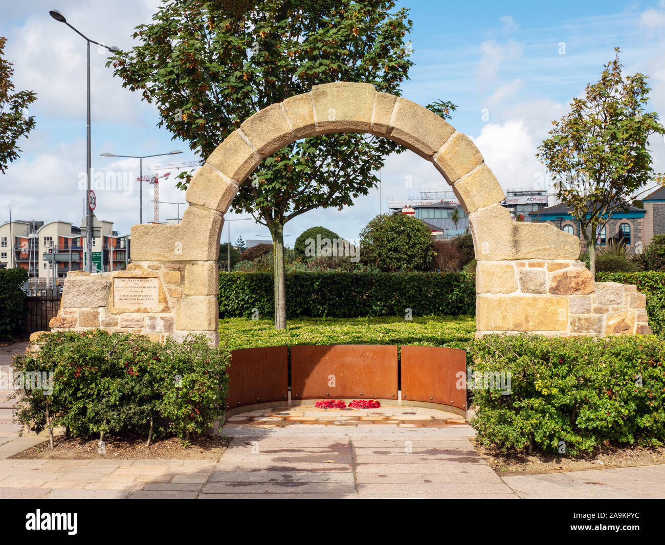 Der Große Krieg Arch und Jersey Kontingent Memorial, Jersey, Channel Islands. Stockfoto