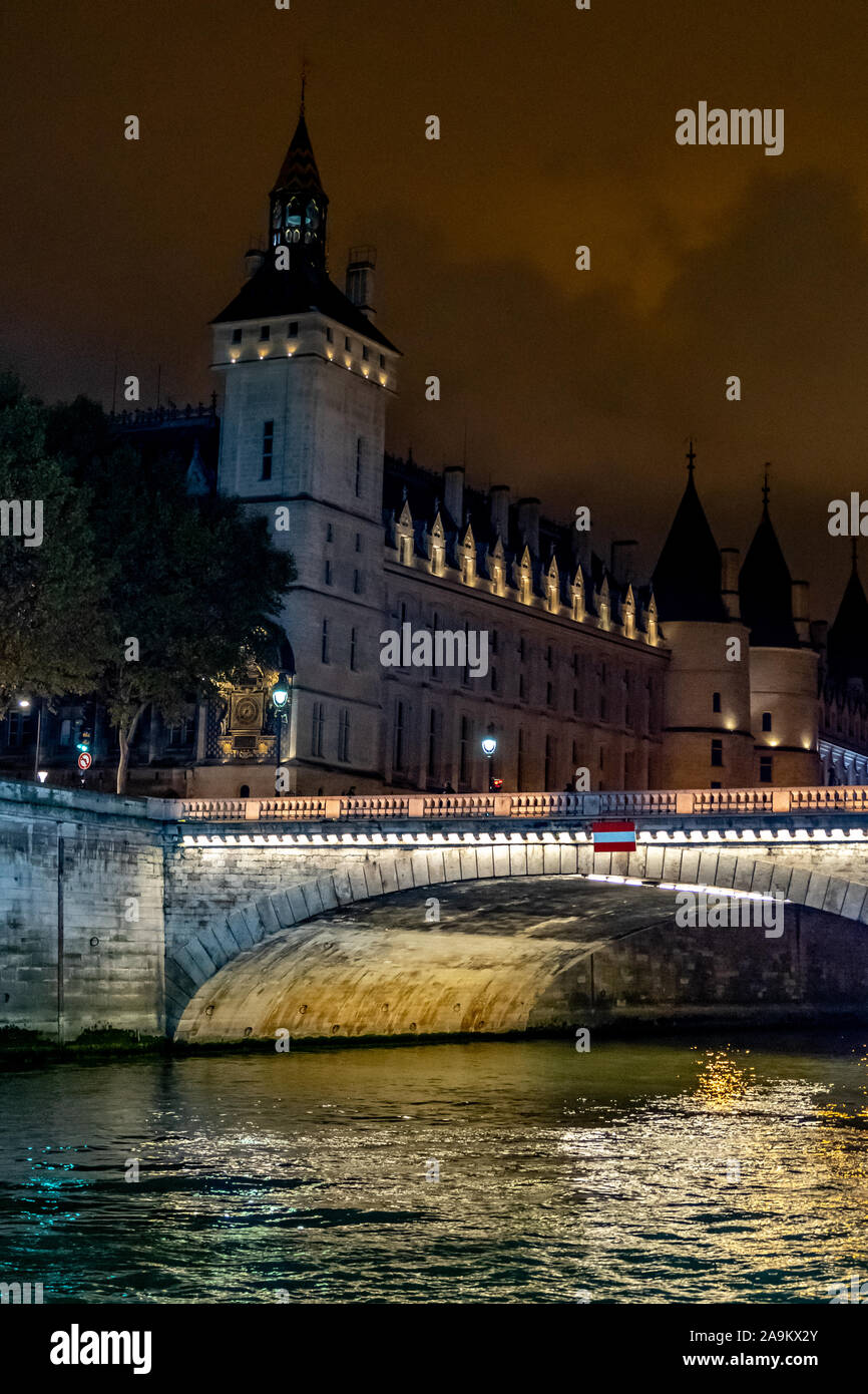 Paris bei Nacht, berühmte Gebäude Stockfoto