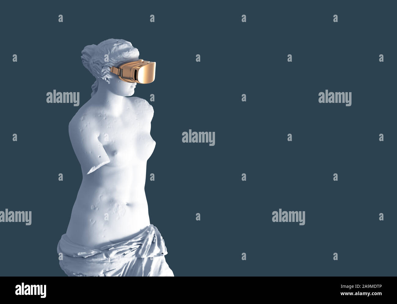 3D-Modell Aphrodite mit goldenen VR-Brille auf blauem Hintergrund. Konzept der Kunst und der Virtuellen Realität. 3D-Darstellung. Stockfoto