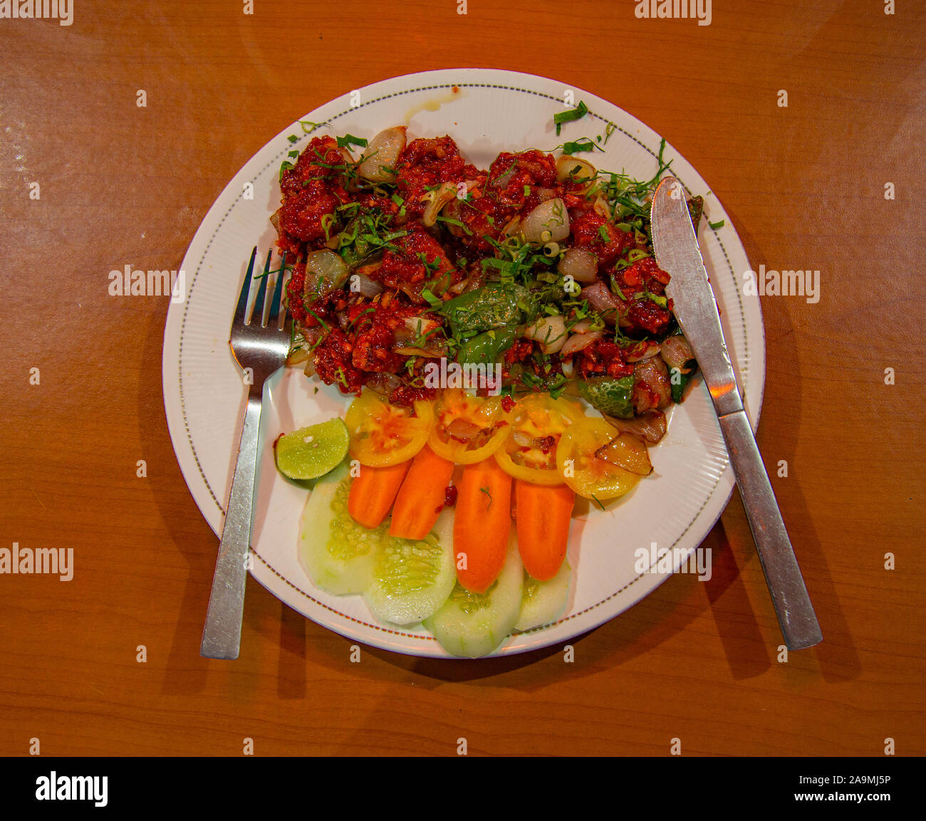 Meeresfrüchte Teller serviert mit Gemüse Stockfoto
