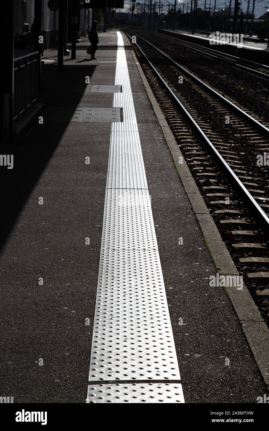 Nahaufnahme von einem Zug Plattform Stockfoto