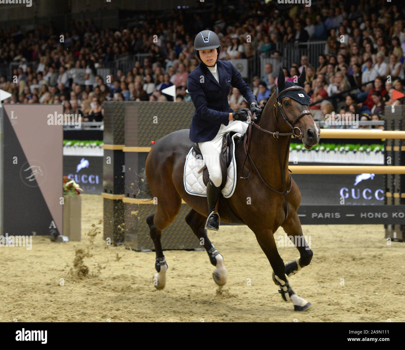 LOS ANGELES, Ca. Oktober 03, 2015: Karen Polle (Japan), Reitschule mit Flügeln an der Gucci Gold Cup International Jumping competition Beim 2015 Longines Meister Los Angeles am Los Angeles. Convention Center. © 2015: Paul Smith/Featureflash Stockfoto