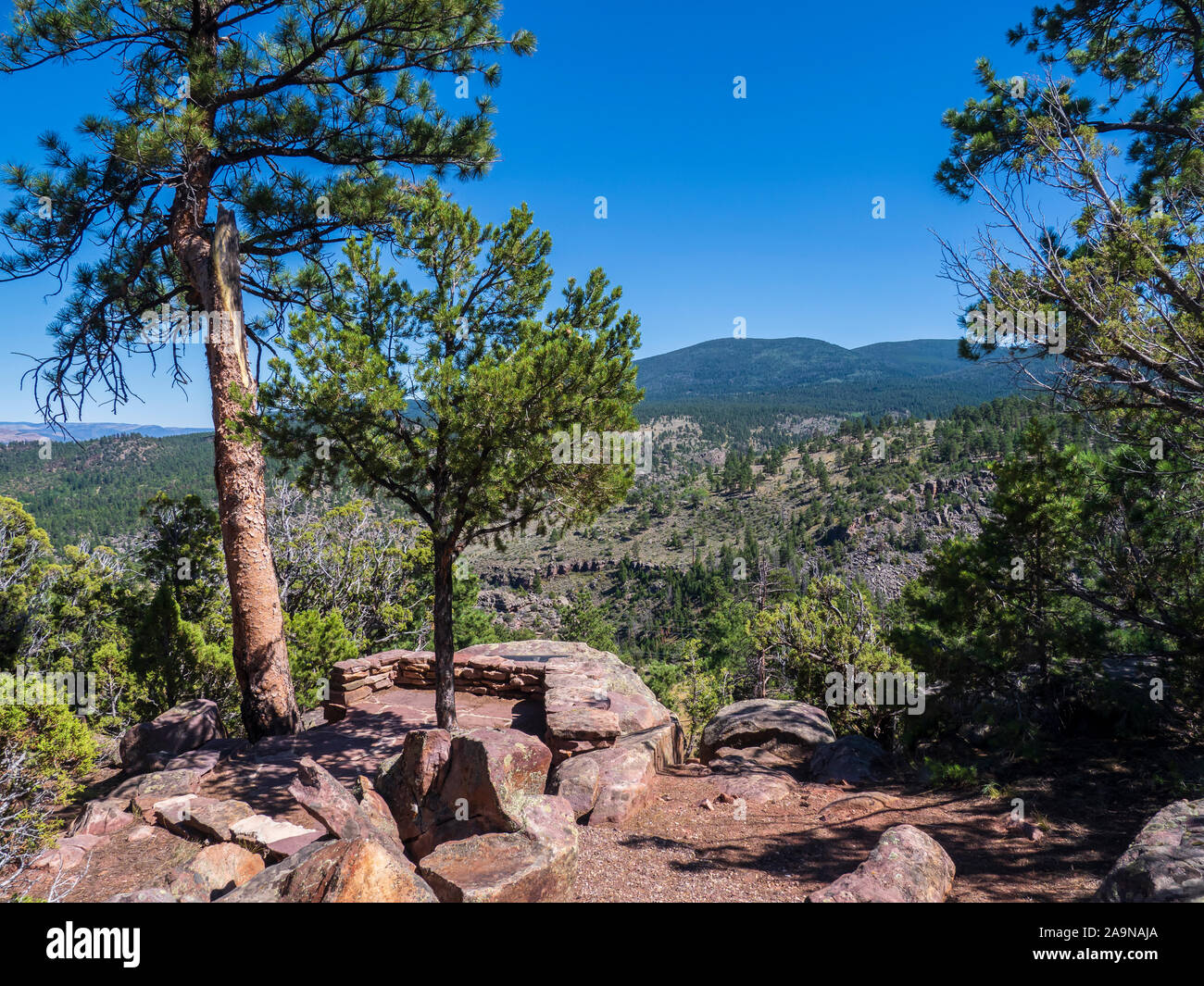 Feuerwehrmänner Memorial, Feuerwehrmänner Memorial Campground, Flaming Gorge National Recreation Area in der Nähe von Dutch John, Utah. Stockfoto