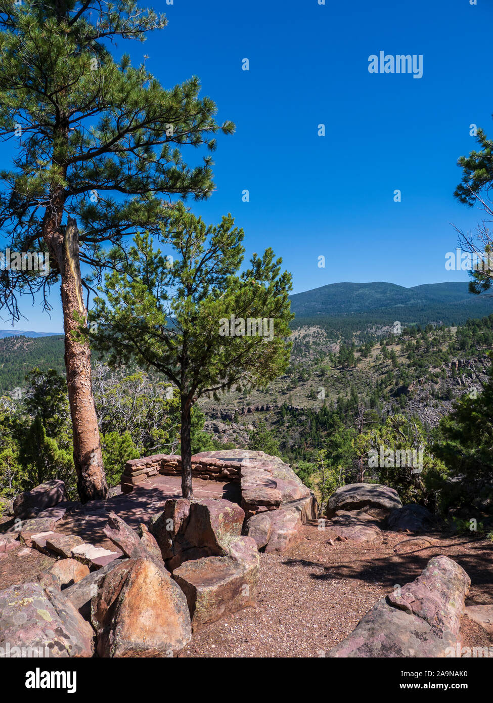 Feuerwehrmänner Memorial, Feuerwehrmänner Memorial Campground, Flaming Gorge National Recreation Area in der Nähe von Dutch John, Utah. Stockfoto