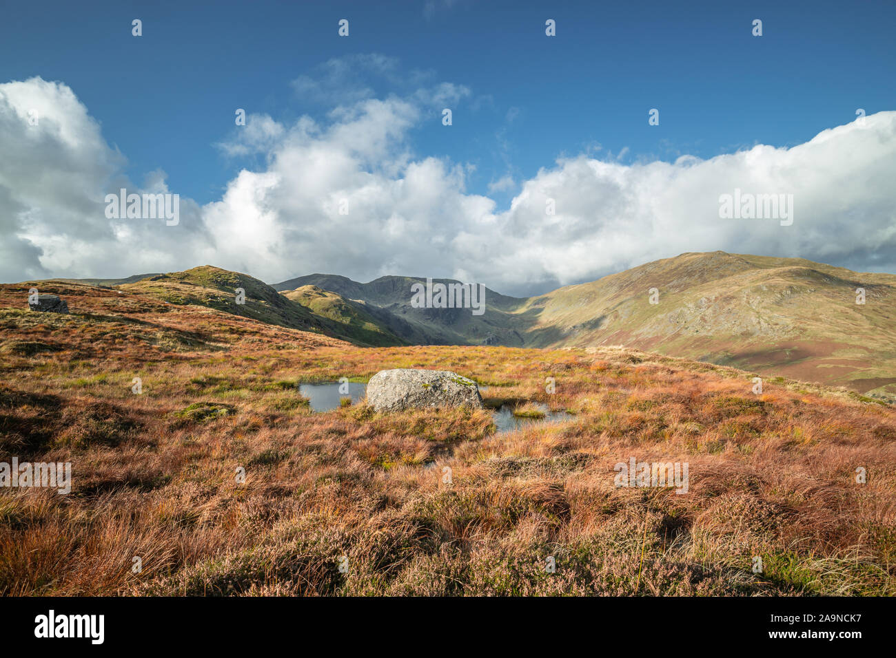 Die Aussicht von oben von Gale Crag Hügel bei hellen herbstlichen Tag im Lake District National Park, Großbritannien Stockfoto