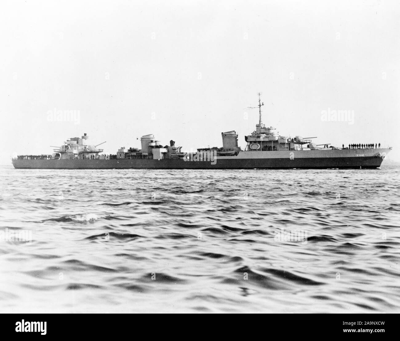 WW II Schiffe / Zweiten Weltkriegs Schiffe - Foto mit der Darstellung der französischen Zerstörer Le Malin (X-102) nach der Boston Navy Yard repariert wird. Ca. 1942 - 1943 Stockfoto