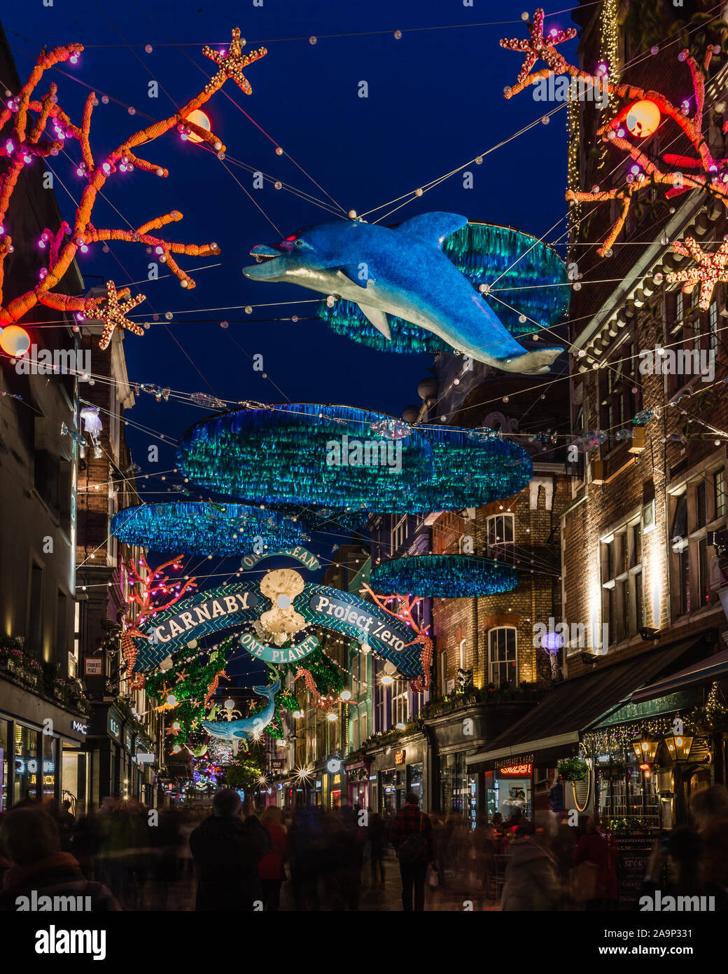 Project Zero kunst Installation auf berühmten Carnaby Street für die Weihnachtszeit. Stockfoto