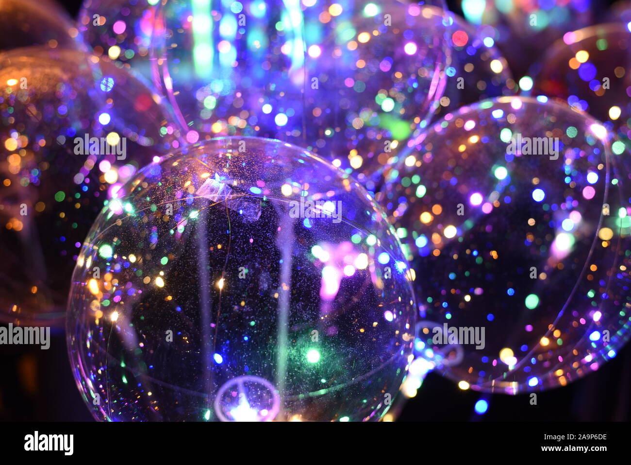 Ballons leuchten -Fotos und -Bildmaterial in hoher Auflösung – Alamy